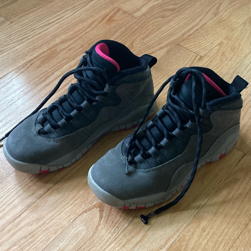 Girls Jordan Basketball shoes
